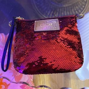 RED COACH POPPY SEQUIN WRISTLET 🌹❤️🌹❤️🌹